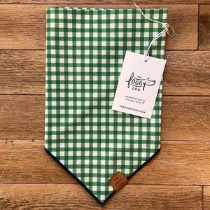 The Foggy Dog medium sized doggy bandana. 🐕